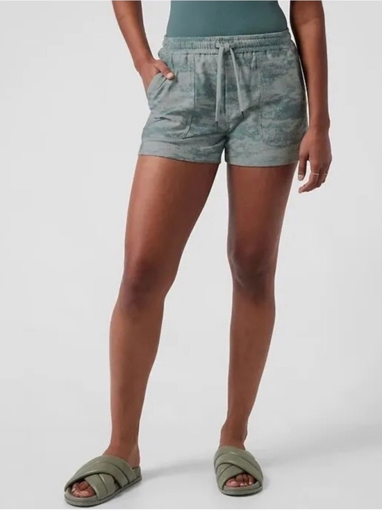 Athleta Pants - Athleta Farallon Short in Fog Camo Coast Grey